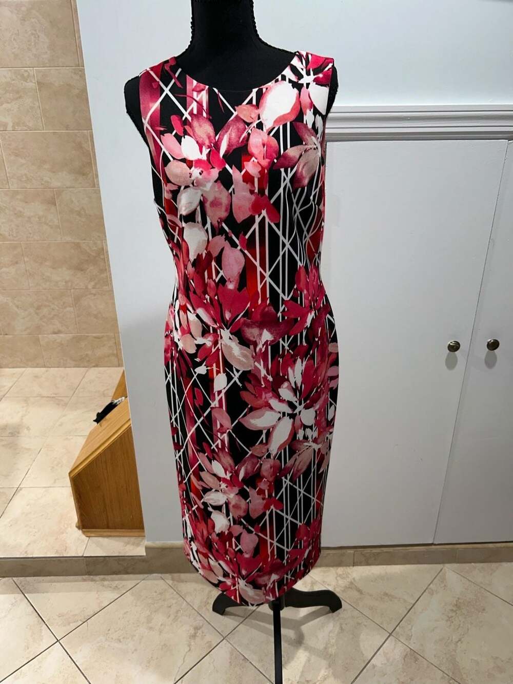 Vince Camuto Women's Size 12 Black & Pink Floral Abstract Sleeveless Midi Dress